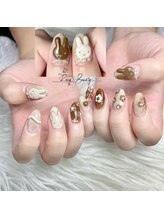 ロージー 赤羽(Rosy)/ミフィネイル