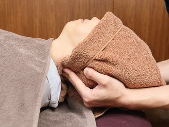 もみ～な 新丸子店/◆超リラックス！仰向け首の施術