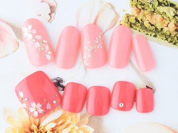 ダッシングディバ エミオ練馬店(DASHING DIVA)の写真/ナチュラルスキンカラーが充実！指先や手元をキレイに見せるカラーやデザインでいつもと違う毎日に♪