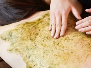 ユーアンドハニー(U&Honey.)の写真/【ブライダル前の定番ケア】背中美肌を叶えるハーブピーリング◇後ろ姿に自信を！夏の薄着対策にもおすすめ
