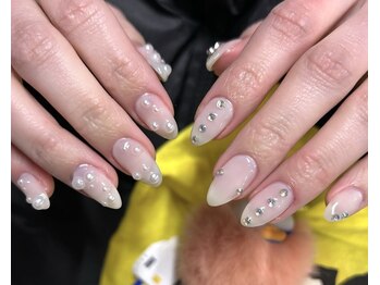 ナナシ 徳山店(774)/クリア感のあるホワイトカラー