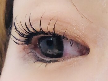 ルナルナ 山形嶋店(LUNALUNA)の写真/ノンアルカリ＆4D-FLOW施術でダメージレス！クーポン豊富◎自まつ毛を守りながら持続力UPしましょう♪
