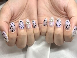 派手派手レオパードネイル