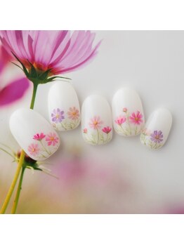 ラ カゼッタ(La casetta)/手描き水彩コスモスネイル