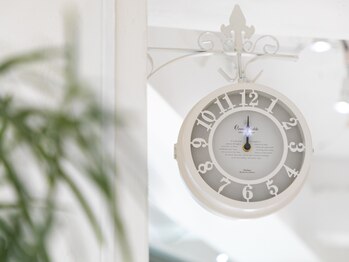 ロストシティー(LOSTCITY)/白を基調にした店内♪