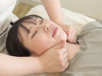 シンメトリー リラクゼルミネ横浜店/小顔美矯正お試し~STEP5~