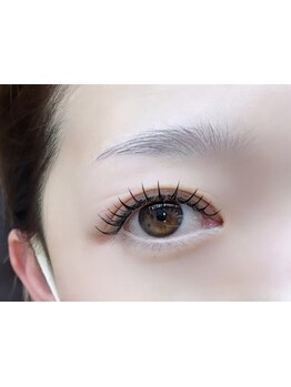 ナチュラル上品な目元にしたい