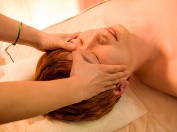 徐姉エステティック 船橋の写真/【リラクゼーションサロンが船橋にNewOpen】デスクワークの疲れに！本場中国の技術で目元・首肩スッキリ♪