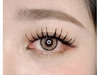 エクステンショントマト 梅田店(Extention TOMATO)の写真/《圧倒的な持続力と濃さが人気NO.1のバインドロック》少ないまつ毛でお悩みの方も可愛い目元が長続き！