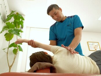 ひがし出来町接骨院の写真/【豊富な専門知識で全身の不調～産後ダイエットまで実施】運動不足/筋力不足による腰痛や身体の歪みにも◎