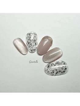 グランチュール(Grantulle)/大人ピンクベージュネイル