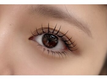 ランピーバイルーム(Lumpy by .room.)の写真/【天満・天六】フラットラッシュのブラウンエクステ導入♪ダークブラウン・ライトブラウンの2色をご用意◎