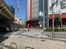 ラクリスラボ 大阪梅田店(Rakulease Lab)/HEP前横断歩道
