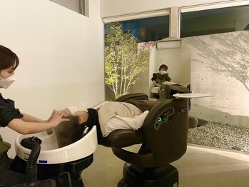 フィルムス(FILMS.)/ヘッドスパの施術風景