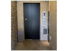 ポーラ ザ ビューティ 稲毛海岸駅前(POLA THE BEAUTY)/エレベーターで２階へ