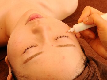 いやしの家さくらの写真/1回で35~40箇所施術！低周波の電流で刺激を抑え、お肌の活性化をサポート♪