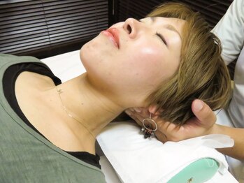 マザー からだのメンテナンスセンター/首の牽引効果