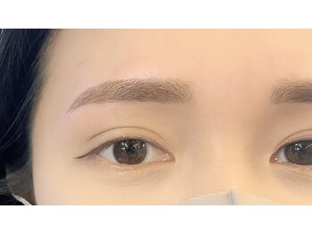 ダフネ(DAFNE)/ボサ眉から綺麗眉