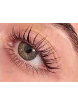 ナチュラル上品な目元にしたい