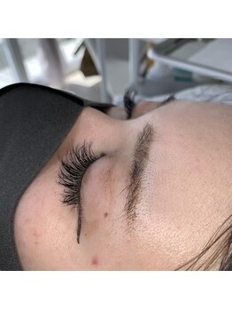 ラディアント(RADIANT)/フサフサまつ毛ボリュームラッシ