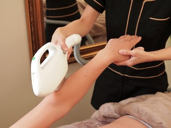 グリシーヌ(GLYCINE)/見られる手元も清潔感アップ♪