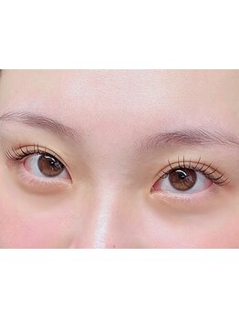 ナチュラル上品な目元にしたい