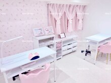 ミス シャーリー(Miss Shirley)の雰囲気（扉を開けた瞬間からときめく大人ガーリーで可愛いネイルサロン♪）