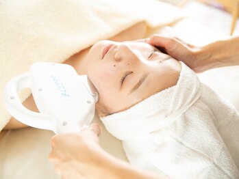 ボディルーム サヨ(sayo)の写真/【美肌効果◎】お肌に優しい最新技術の脱毛機で、お肌のトーン&化粧ノリもUP！2週に1回通えてスピーディ！