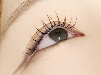 グラマラス アンジェアイ 東久留米店(glamourous ange eye)の写真/根元からしっかり立ち上がるまつげパーマ★ナチュラルなのに存在感UP!透明感のある輝く瞳に![東久留米]