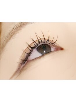 ナチュラル上品な目元にしたい