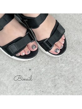 ビネイル(Binail)/くすみダークブルー系