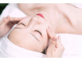 金指足湯館/顔ツボ押し/眼精疲労/たるみ改善