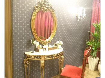チェルシーロイヤルエステティックサロン(CHELSEA)/ドレッサー