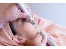 土台の緩んだ表情筋を鍛え目元・口元をすっきり若々しい印象へ！