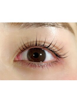 ナチュラル上品な目元にしたい