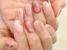大人可愛いチューリップネイル