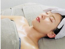 ユニヴェール/ザロータス(UNIVERS/THE LOTUS)