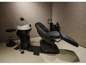 ヘッドスパ整作所/フルフラットベッドでリラックス