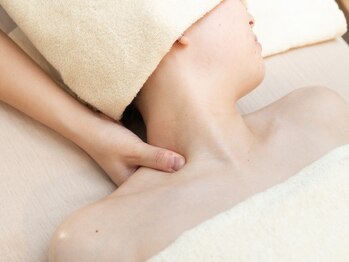 ニニ(nini)の写真/【全身リンパマッサージ90min¥8,900】お疲れの身体をじんわり緩めて首肩コリにアプローチ＊