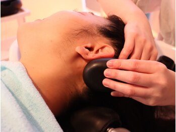ミウカ(miuka)の写真/【首肩凝りなどの慢性的な疲れに◎】ヘッドスパ＋ホットストーントリートメント導入☆心身共に極上の癒しを