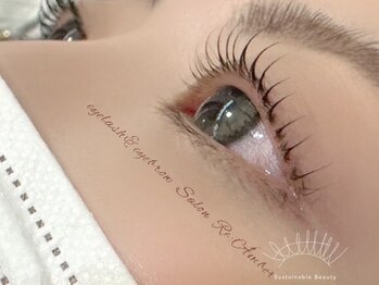 リアンバー(Re:Amber)の写真/《自まつ毛、眉毛に労りを☆》肌や毛を傷めない施術を徹底☆大人女性だからこその施術をご体験ください♪