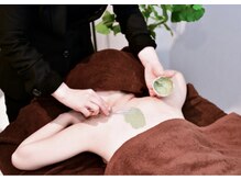 素肌研究所BSラボの雰囲気（ハーブピーリングでドレス姿を美しく魅せる/二の腕＆背中）