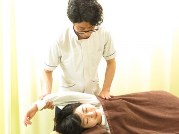 ぷらす鍼灸整骨院 TOKYOの写真/圧巻の効果を体感◎専門知識と技術を持ったスタッフが体の状態に合わせた施術をご提案☆ぜひご来院下さい♪