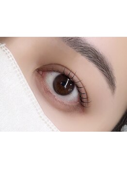 ナチュラル上品な目元にしたい