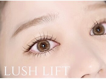 アチャ(accha)の写真/自まつ毛を根本から立ち上げ目力UP*パリジェンヌで今っぽ可愛いを演出[観音寺/四国中央/眉毛/まつげパーマ]