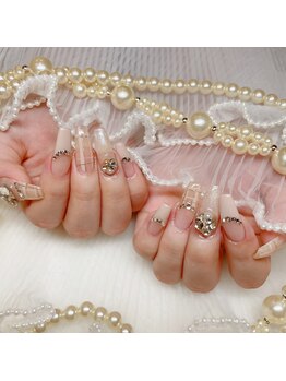 アイカ(Aika)/淡い系チェックネイル