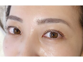 ユニック(unic)/まつ毛パーマ＋アイブロウ