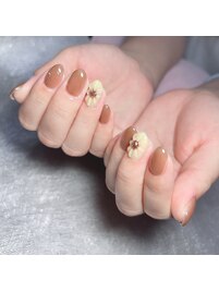 ぷっくりひまわりネイル