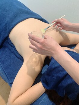 美肌サロンむきたまご/手の届きにくい箇所のケアに!