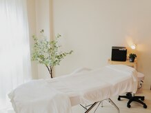 ベルメイク(BELLE MAKE)の雰囲気(白をベースに爽やかなトリートメントルームです。)